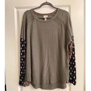 Knox Rose brand top with cute floral long sleeves! XL - runs tts.